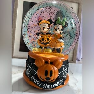 Disney Halloween Pumpkin Snow Globe Mickey Minnie Mouse